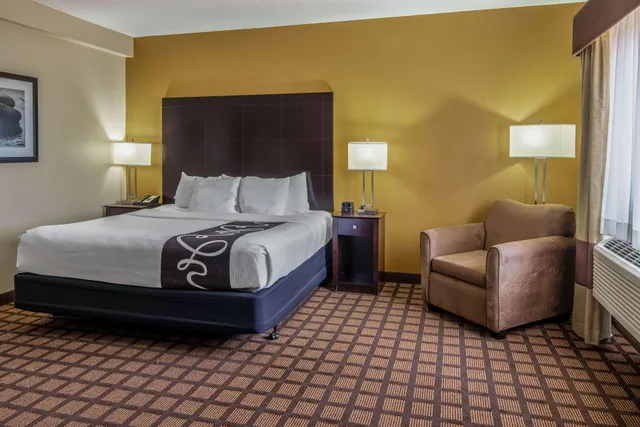 جناح بسرير كينج، La Quinta Inn & Suites by Wyndham Bonita Springs Naples N. 2/2