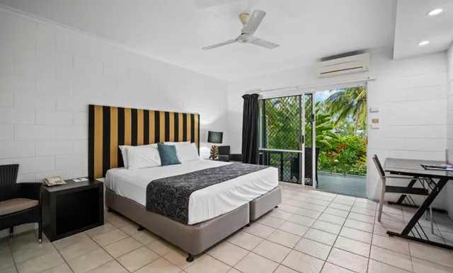 غرفة بسرير كينج، Colonial Palms Motor Inn 1/2