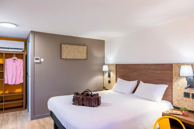 Pop, Double Bed، greet Hotel Chatellerault 1/9