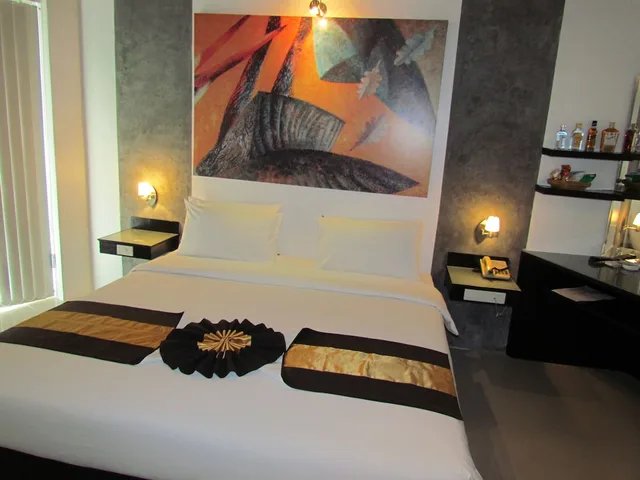 Design, Studio, King Bed, City View، The Front Hotel And Apartment 1/1