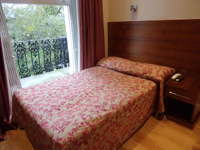 غرفة بسرير مزدوج، Wedgewood Hotel 4/8