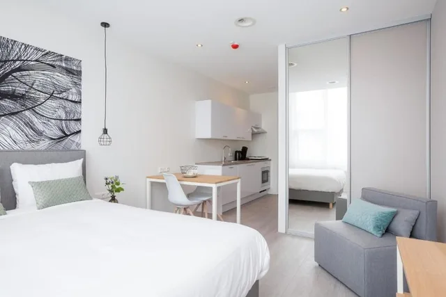 غرفة قياسية بسرير مزدوج، HOTEL2STAY 1/3