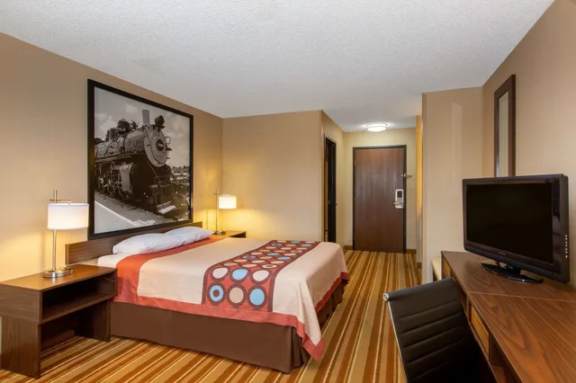 غرفة بسرير كينج، Super 8 By Wyndham Salina I-70 6/10