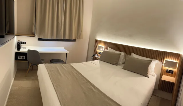 غرفة سوبيريور بسرير مزدوج، The Originals Le Relais D Aubagne 1/10