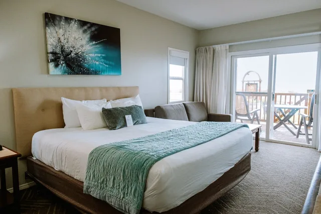 Suite, King Bed, Ocean Front, Sofa, Kitchen، Inn at the Prom 3/8