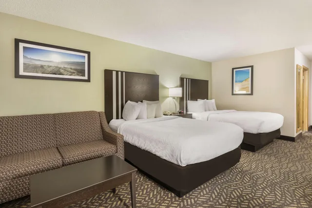Room, 2 Queen Beds, Lake Side, Sofa، Best Western Indian Oak 5/7