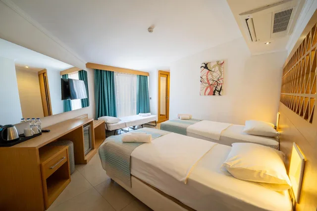 غرفة قياسية ثلاثية، Aurasia Design Hotel 1/1