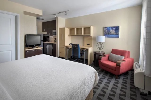 استوديو بسرير كينج، TownePlace Suites Republic Airport Long Island/Farmingdale 1/3
