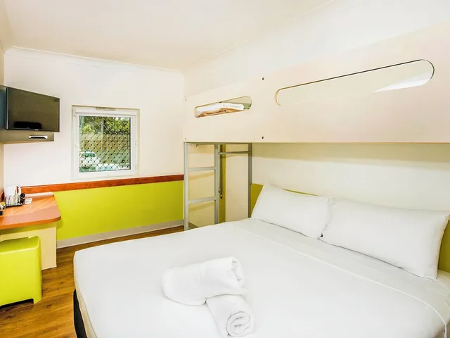 غرفة عائلية بسرير كوين وسرير فردي، Imperial Motel Windsor 1/3