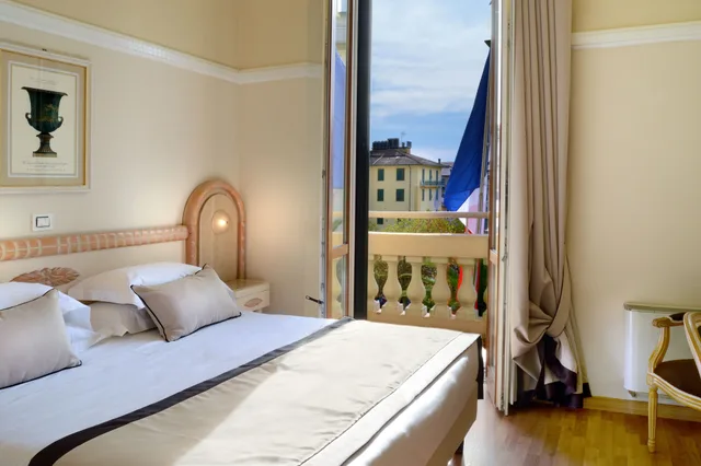 غرفة كلاسيكية بسرير مزدوج أو سريرين منفصلين، Grand Hotel Vittoria 1/4