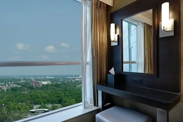 جناح بسرير كوين بإطلالة على المدينة، Embassy Suites By Hilton Niagara Falls Fallsview 3/3