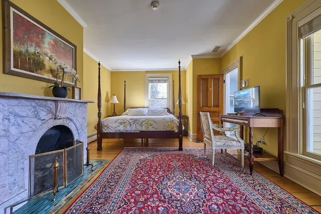 Superior, King Bed, The Millerton Inn 1/1