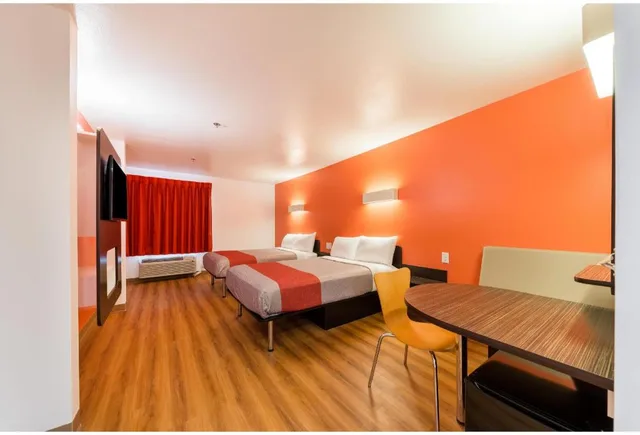 2 Full Beds Smoking, Mini Fridge، Motel6 Fort Worth, TX - North - Saginaw 3/10