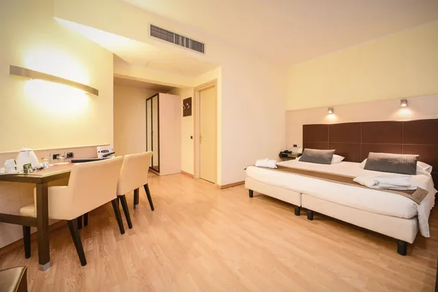 غرفة سوبيريور بسرير كينج، Hotel Master 5/6
