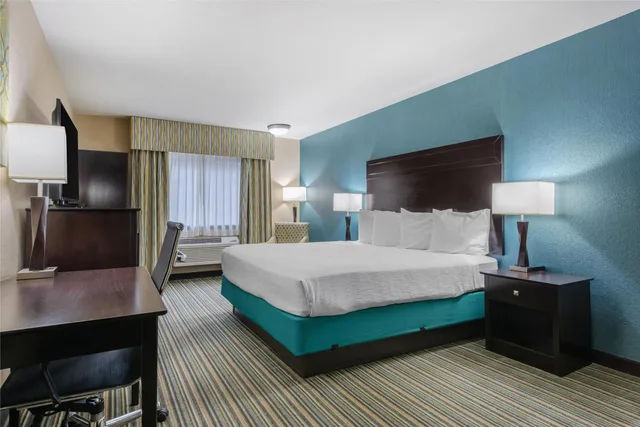 غرفة بسرير كينج، Best Western Long Beach Inn 2/4