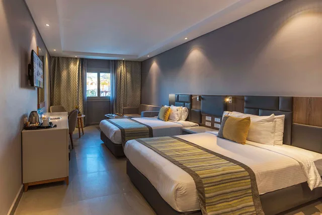 غرفة عائلية بإطلالة على المسبح، SUNRISE Diamond Beach Resort - Grand Select 1/10