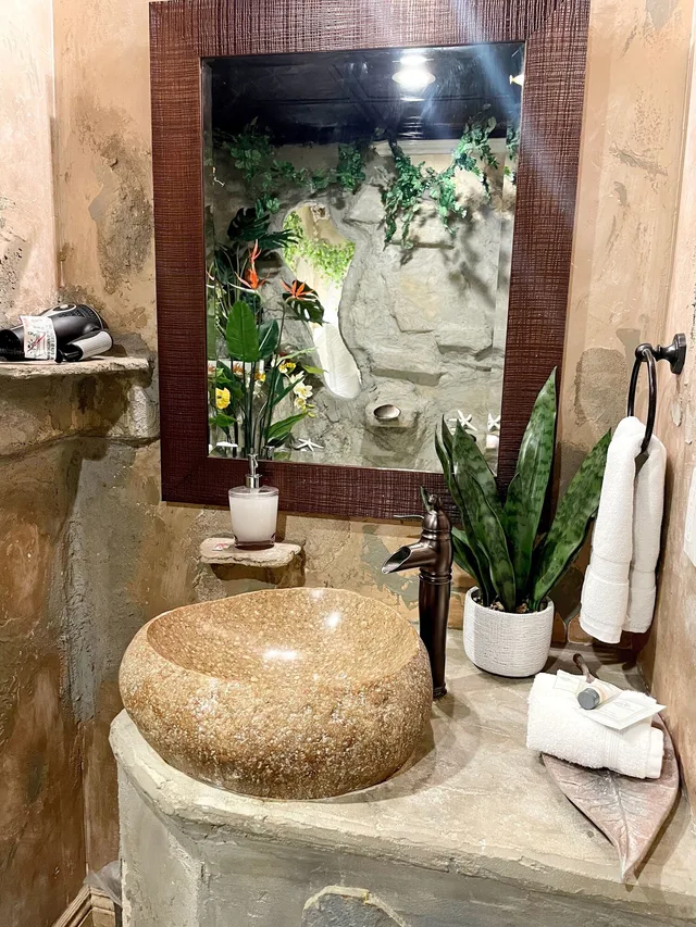 Maui, Queen Bed، 5th East Hall Bed Breakfast 4/4