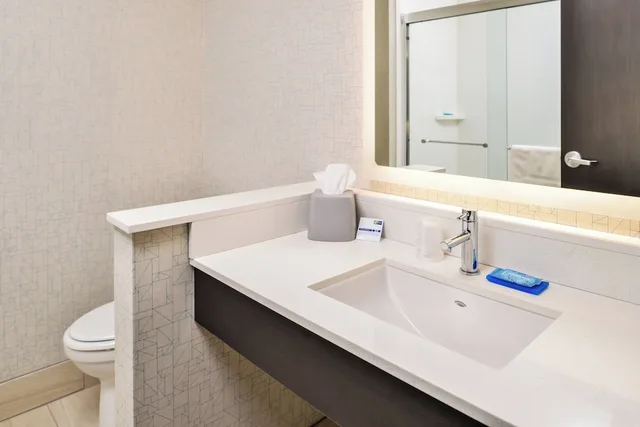 جناح بسريرين كوين مع أريكة، HOLIDAY INN EXPRESS & SUITES KANSAS CITY - LEE'S SUMMIT 4/5
