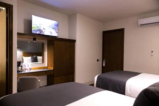 Room, Double Bed, Gumont Guadalajara Lopez Mateos - Minerva Hotel 4/8