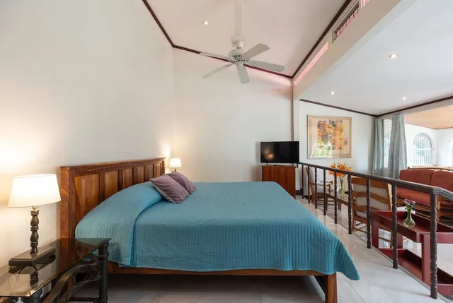 Deluxe, King Bed, City View, Posada El Quijote 5/9