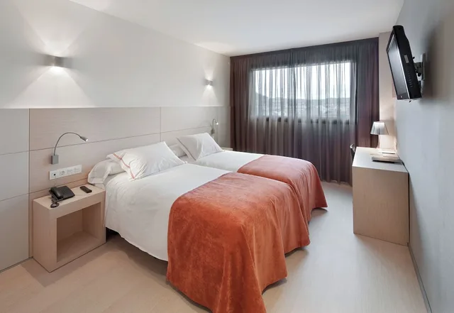 غرفة عائلية بسرير كوين وسرير فردي، Sercotel Hola Tafalla 9/10