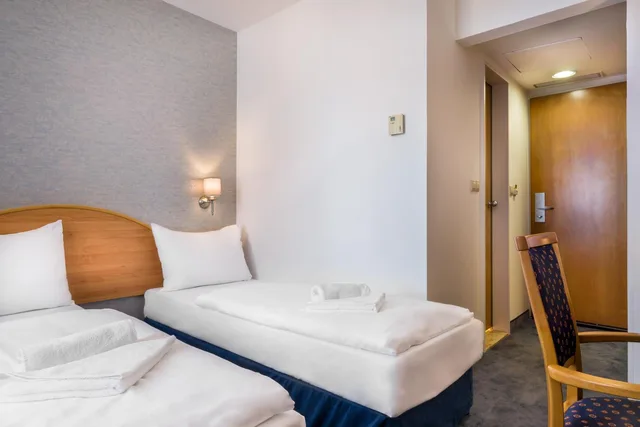 غرفة قياسية بسرير كوين، Hotel Golden Park Budapest 1/10