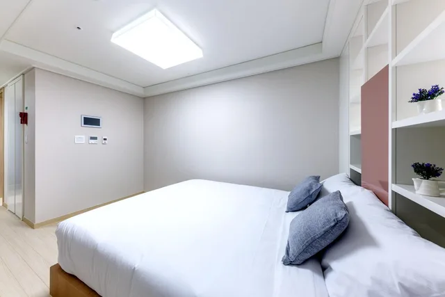 غرفة جونيور بسريرين منفصلين بإطلالة على البحر، Shin Shin Hotel Seogwipo 5/10