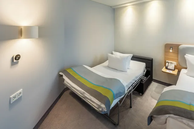 غرفة قياسية بسرير كوين مع أريكة، Holiday Inn Express Erlangen 1/5