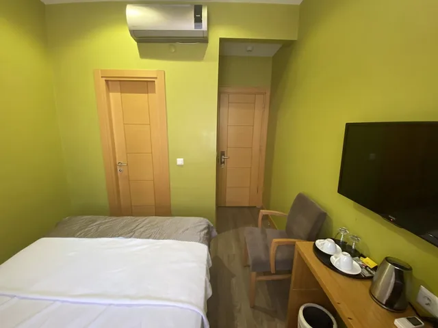 غرفة قياسية بسرير كوين، Bunkahaus 4/10