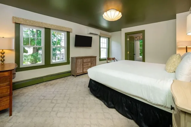 غرفة قياسية بسرير كينج لذوي الإعاقة، Church Street Inn Lenox 3/4