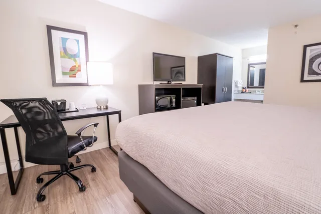 غرفة بسرير كوين، Quality Inn Palm Beach International Airport 5/7