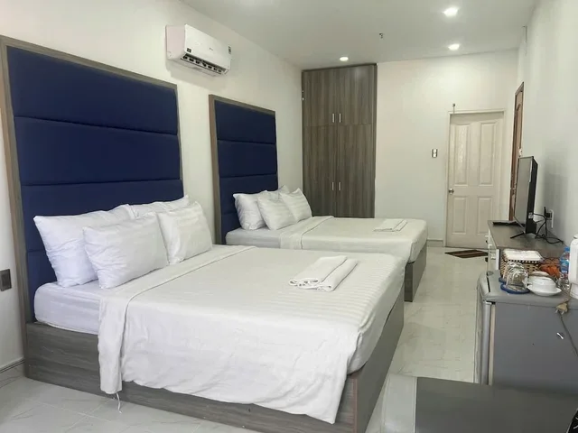 Deluxe, Queen Bed, City View, White Diamond Hotel - Airport 3/9