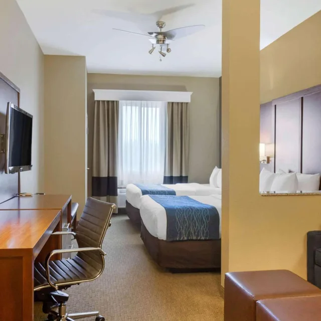 جناح بسرير كوين مع أريكة، Comfort Inn and Suites Amarillo 2/3