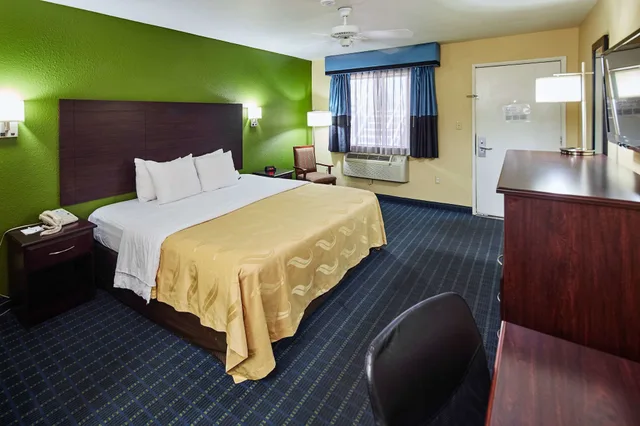غرفة بسرير كينج لذوي الإعاقة، Quality Inn Parker, AZ 3/5