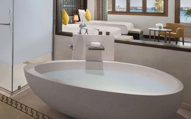 غرفة بريميير بإطلالة على البحر، Banana Island Resort Doha By Anantara 3/3