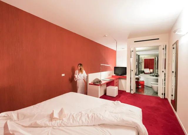 جناح جونيور بسرير كينج وسرير كوين مع أريكة، Devero Hotel Spa, BW Signature Collection 1/4