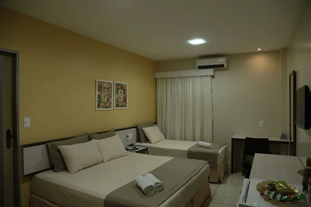 غرفة ديلوكس ثلاثية بسرير مزدوج وسرير فردي، Hotel Maysa 2/4