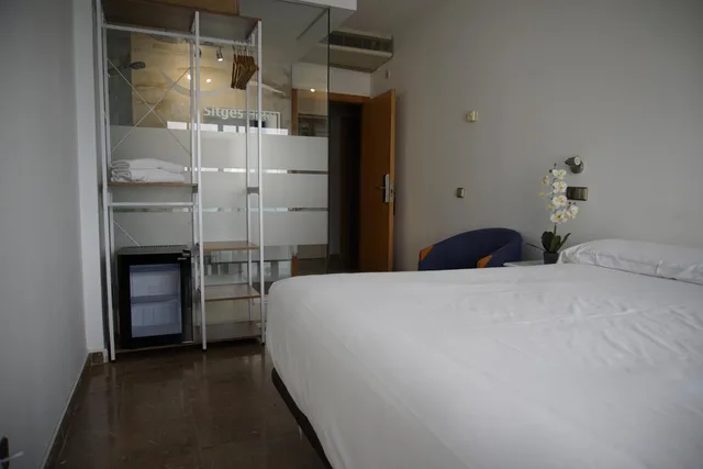 غرفة بسرير مزدوج بإطلالة على البحر بشرفة، Port Sitges Resort Hotel 1/10