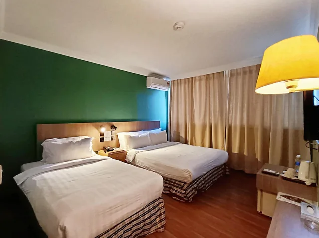 غرفة ديلوكس عائلية، Hotel Emas Tawau 1/1