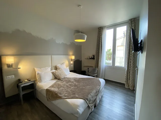 غرفة قياسية بسرير كوين، Majestic Hotel 1/10
