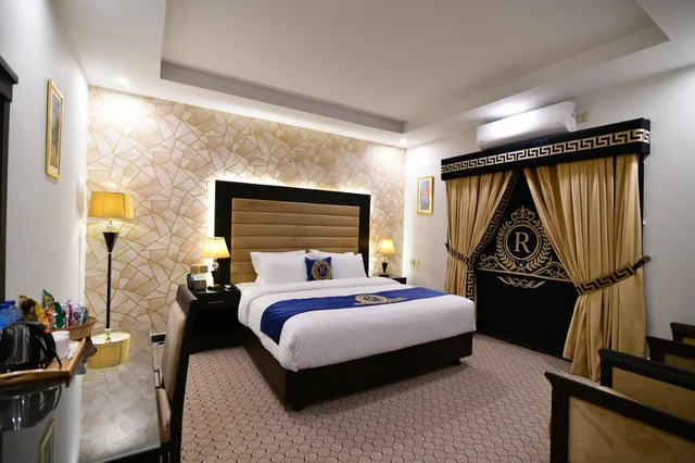 غرفة تنفيذية، Royal Regency Hotel 1/1