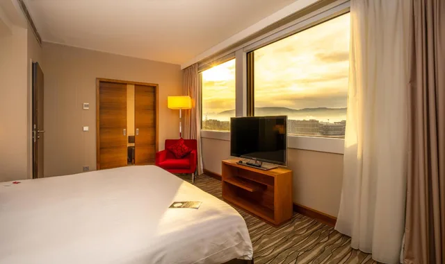1 Bedroom, Sky, Suite، Movenpick Hotel Geneva 3/6