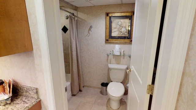 جناح بسرير كينج وسريرين كوين مع أريكة بمنطقة جلوس بمطبخ، Eden Resort And Suites, BW Premier Collection 7/8