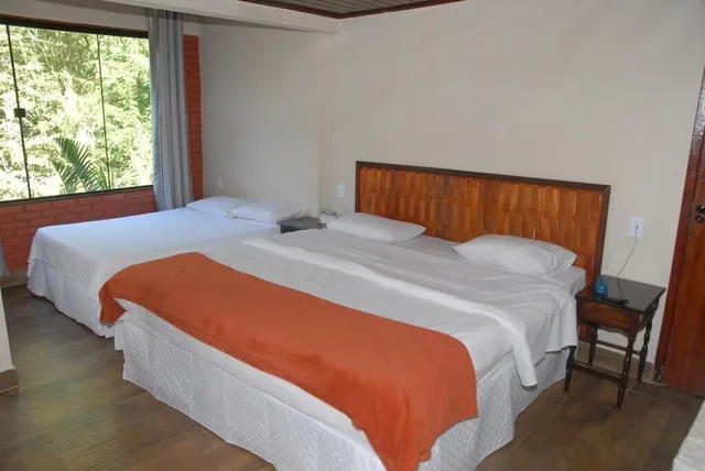 جناح عائلي بسرير كينج وسريرين منفصلين، Hotel Mirante Do Penedo 1/4
