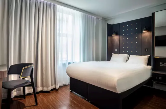 غرفة قياسية بسرير مزدوج، Point A Hotel Paddington 1/3