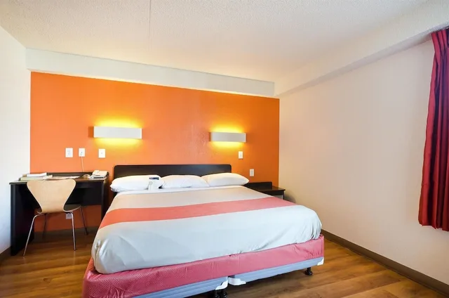 غرفة ديلوكس بسرير كينج، Motel6 Springfield, VA - Washington DC Southwest 2/4