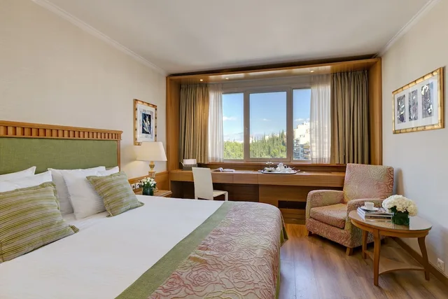 Essential، Divani Caravel Hotel 1/3