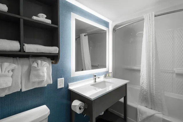 Mariner, 2 Bedrooms, Condo, Deluxe, Ocean Front، Compass Cove Resort 8/8