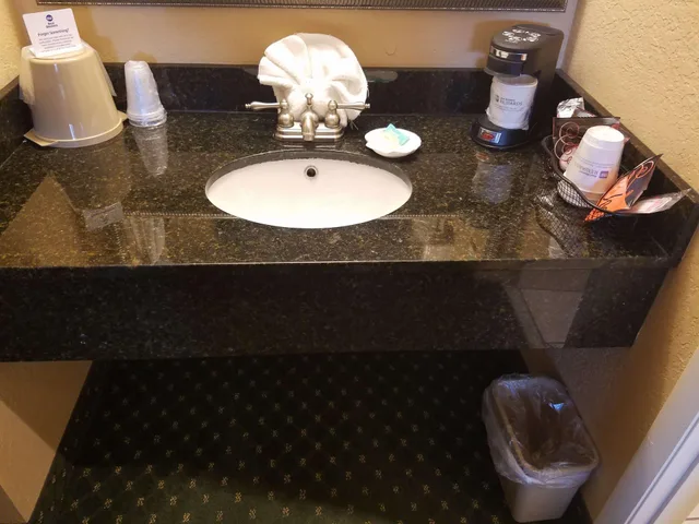 جناح، Best Western Space Shuttle Inn 8/8