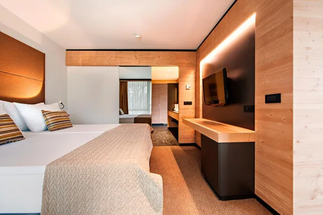جناح بريميوم بإطلالة على البحيرة مع سرير إضافي، Rikli Balance Hotel 2/3